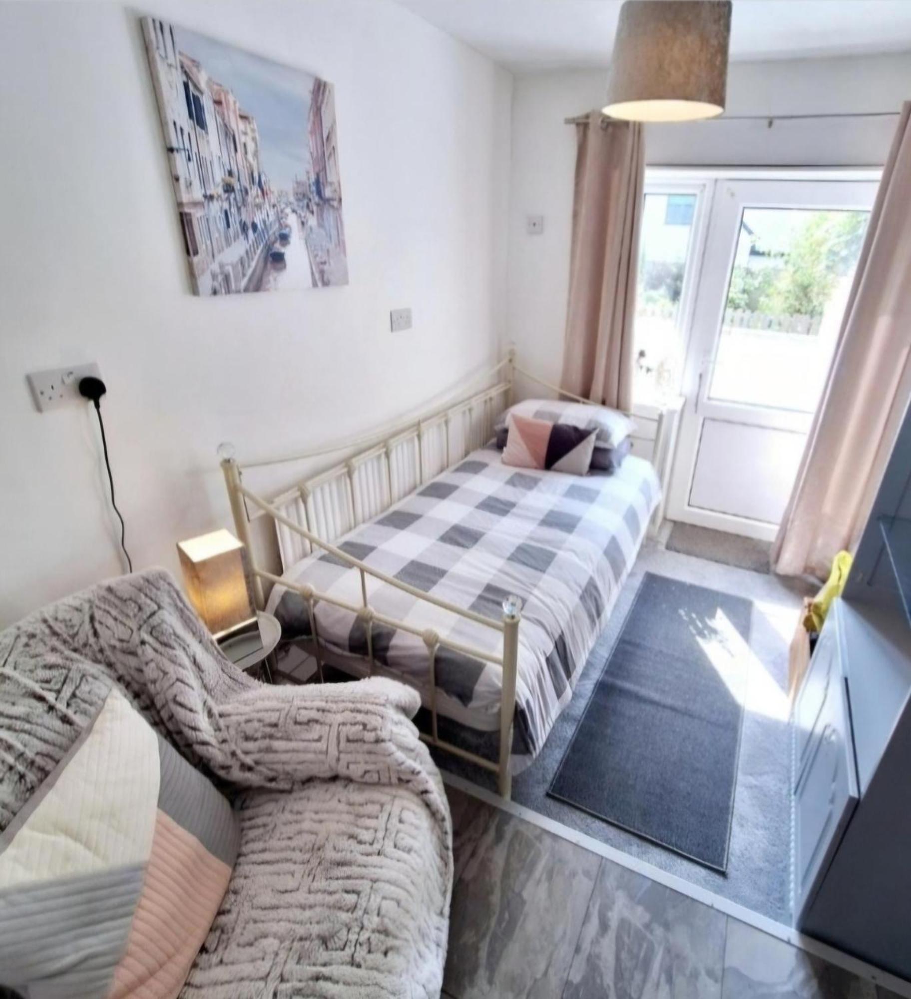 Beautiful 2 Bedroom Annexe In Popular Town Location Narberth Exterior photo
